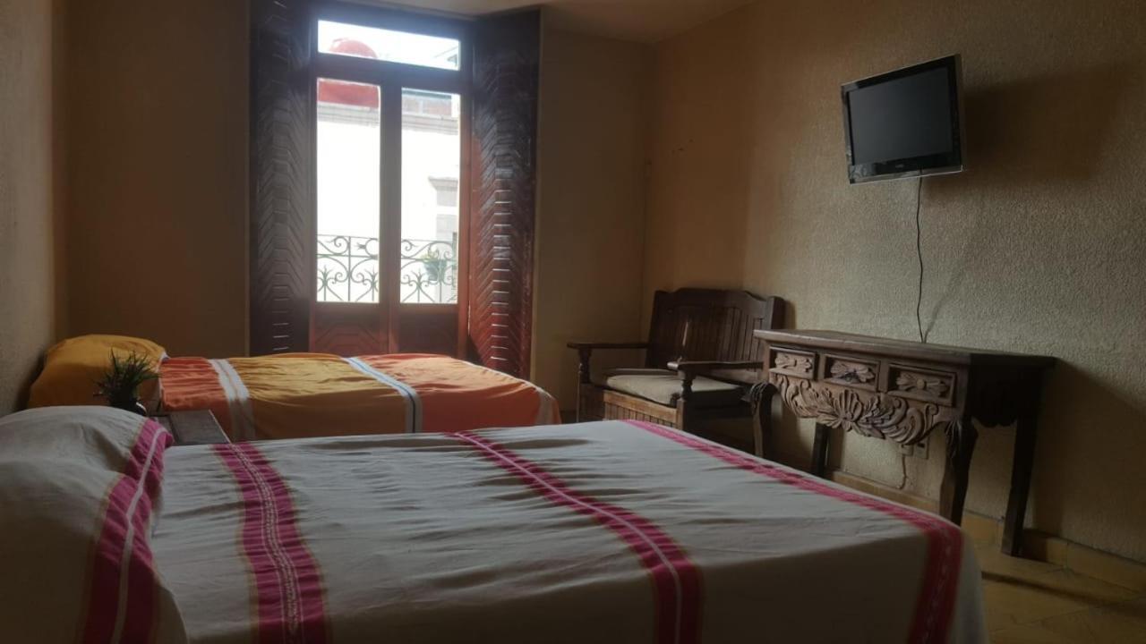 Hostal Casa Castillo Morelia Exterior foto